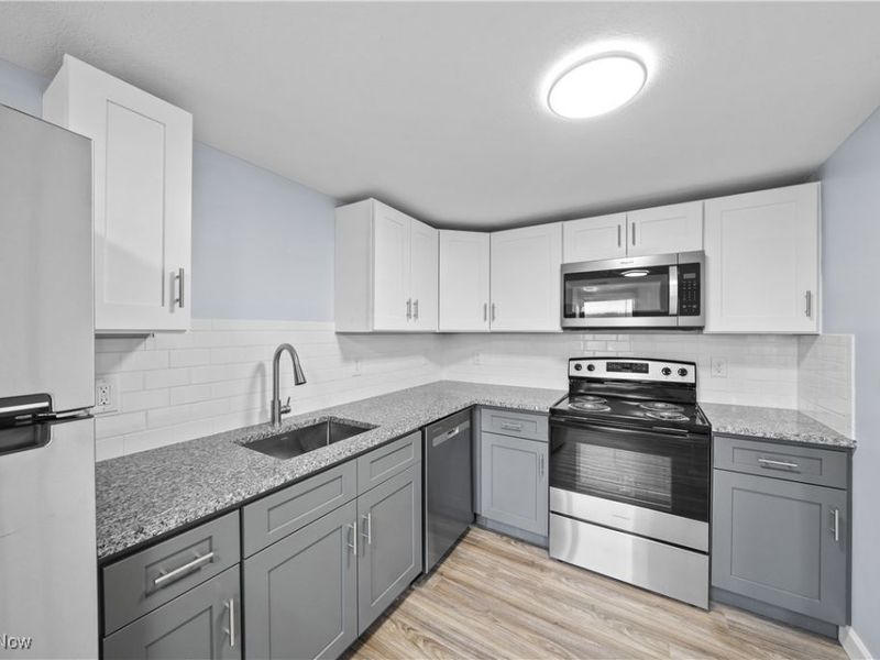 1735 Merriman Road, Unit 301, Akron, OH 44313 Photo 6