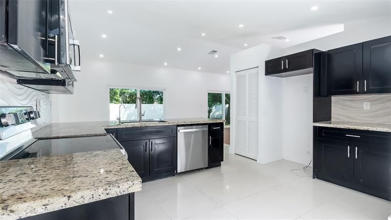 1811 SW 124th Way, Miramar, FL 33027 Photo