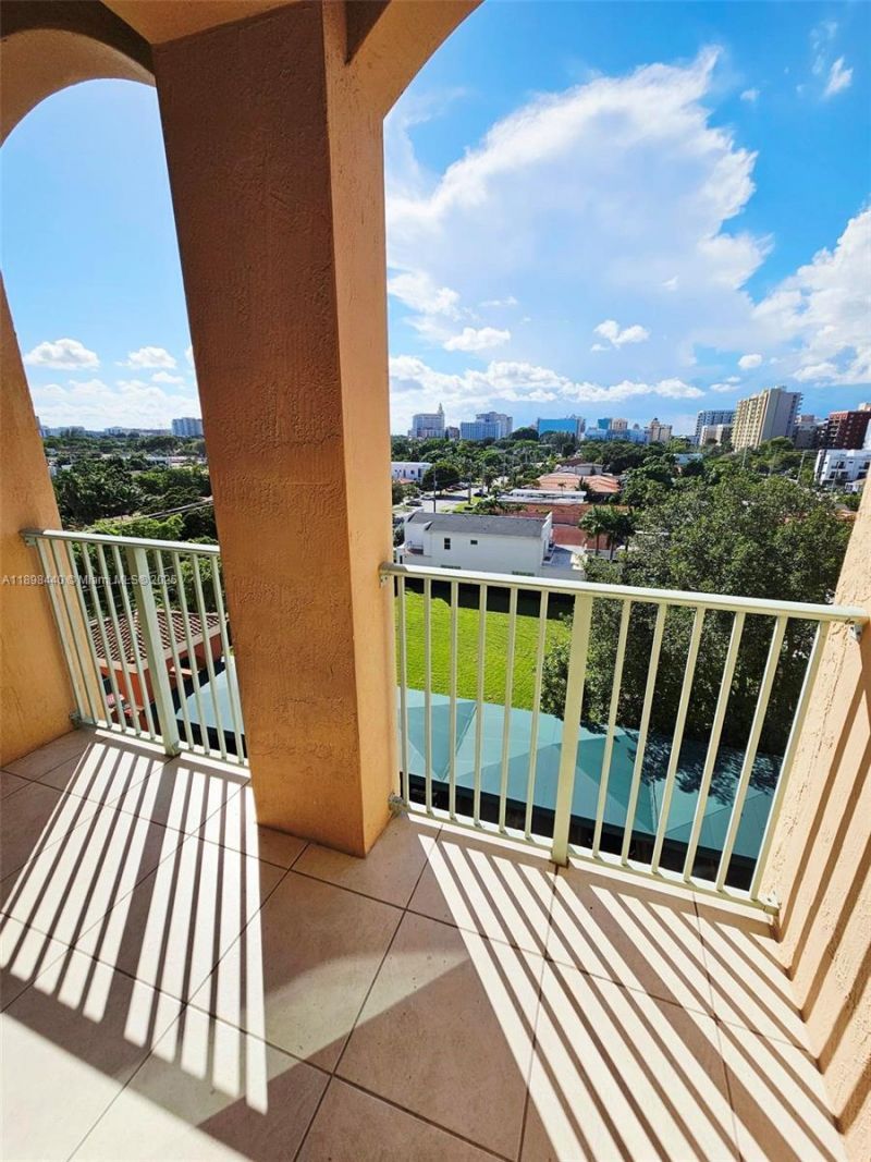 2280 SW 32nd Ave, Unit 511, Miami, FL 33145 Photo