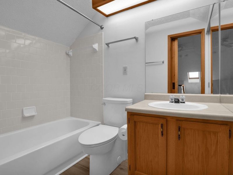 2560 Trotterslane Drive, Columbus, OH 43235 Photo 28