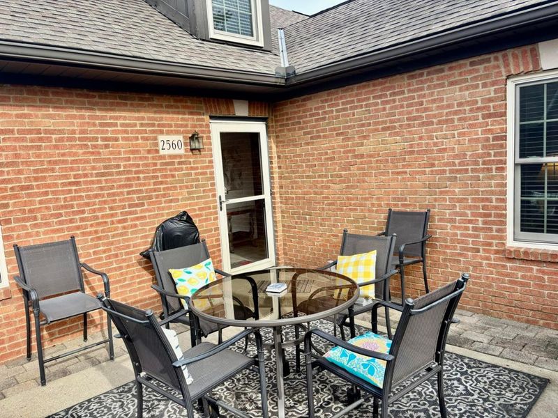 2560 Trotterslane Drive, Columbus, OH 43235 Photo 7