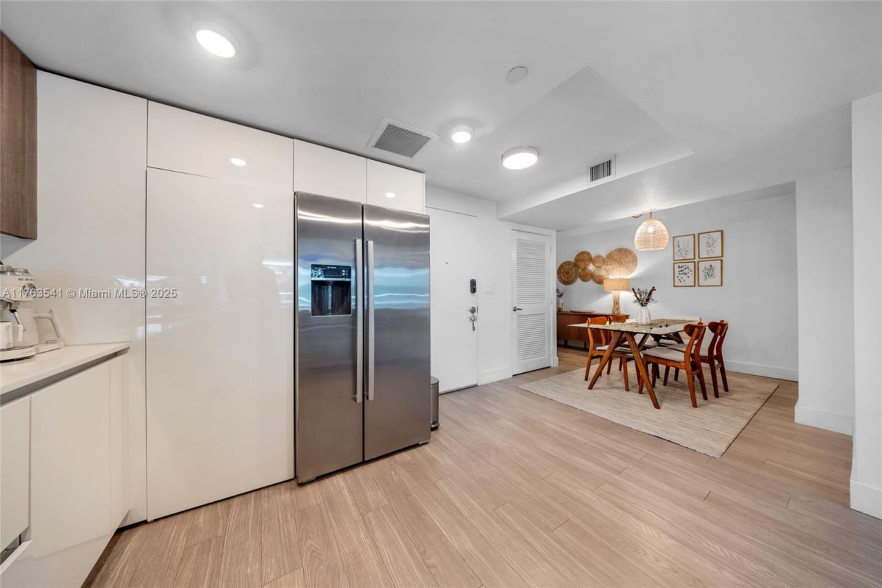 1025 92nd St, Unit 306, Bay Harbor Islands, FL 33154 Photo