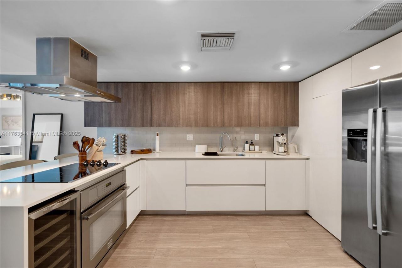 1025 92nd St, Unit 306, Bay Harbor Islands, FL 33154 Photo