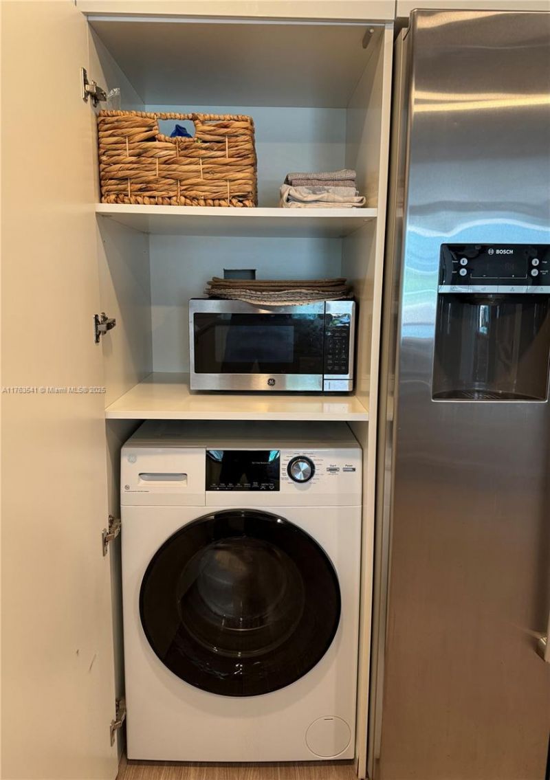 1025 92nd St, Unit 306, Bay Harbor Islands, FL 33154 Photo