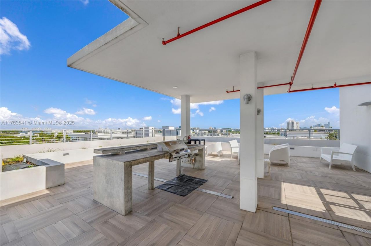 1025 92nd St, Unit 306, Bay Harbor Islands, FL 33154 Photo