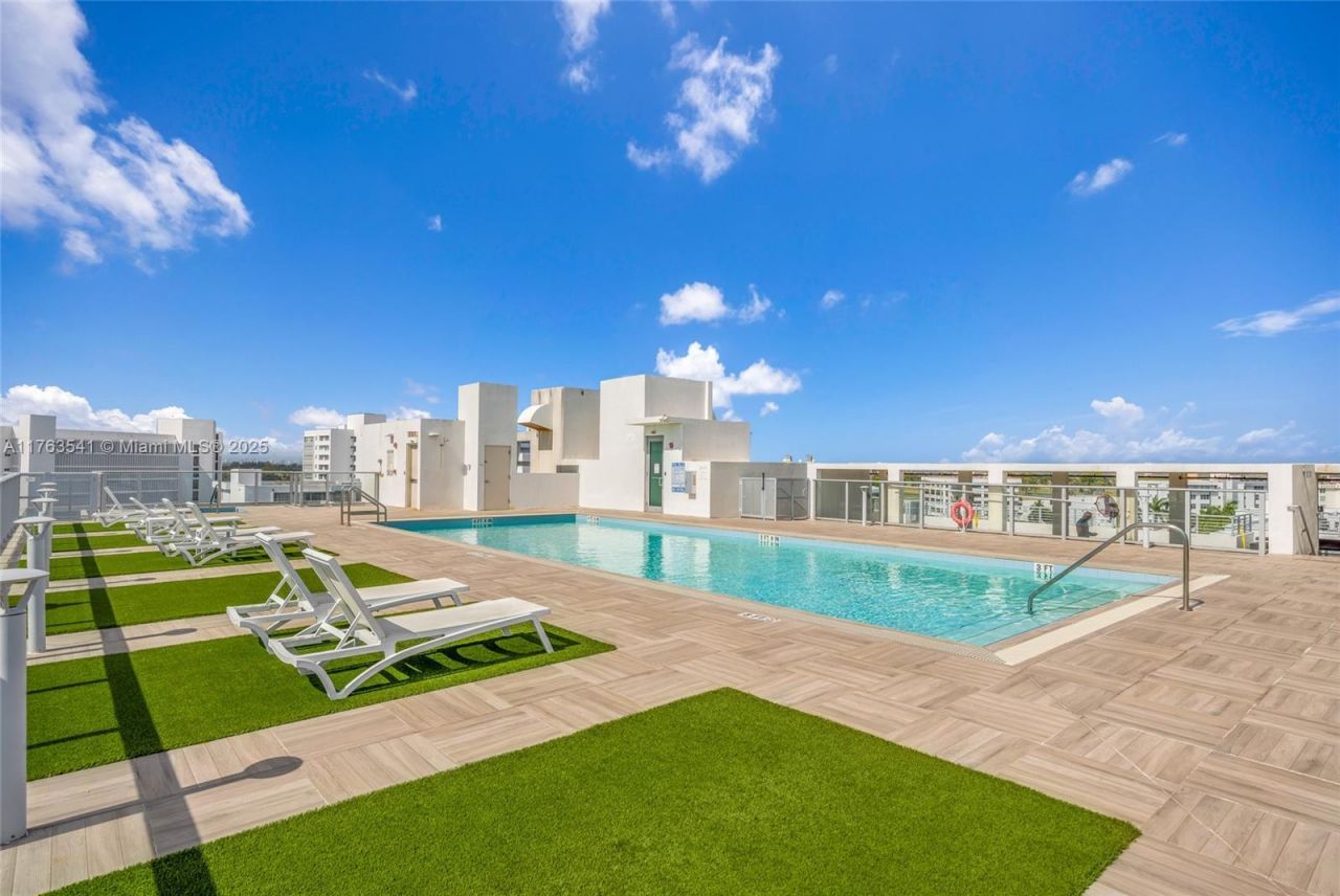 1025 92nd St, Unit 306, Bay Harbor Islands, FL 33154 Photo