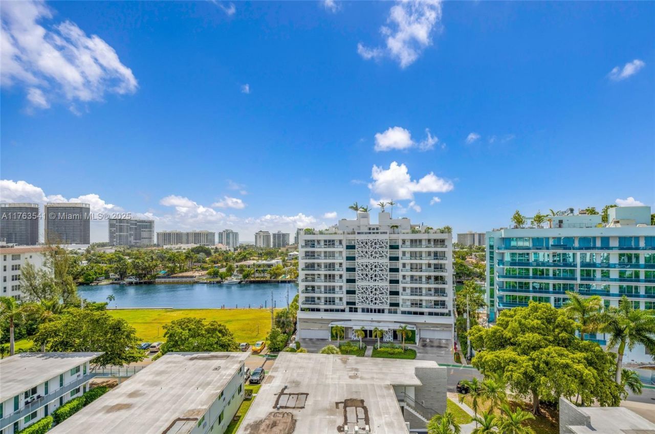 1025 92nd St, Unit 306, Bay Harbor Islands, FL 33154 Photo