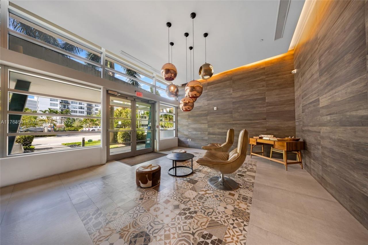 1025 92nd St, Unit 306, Bay Harbor Islands, FL 33154 Photo