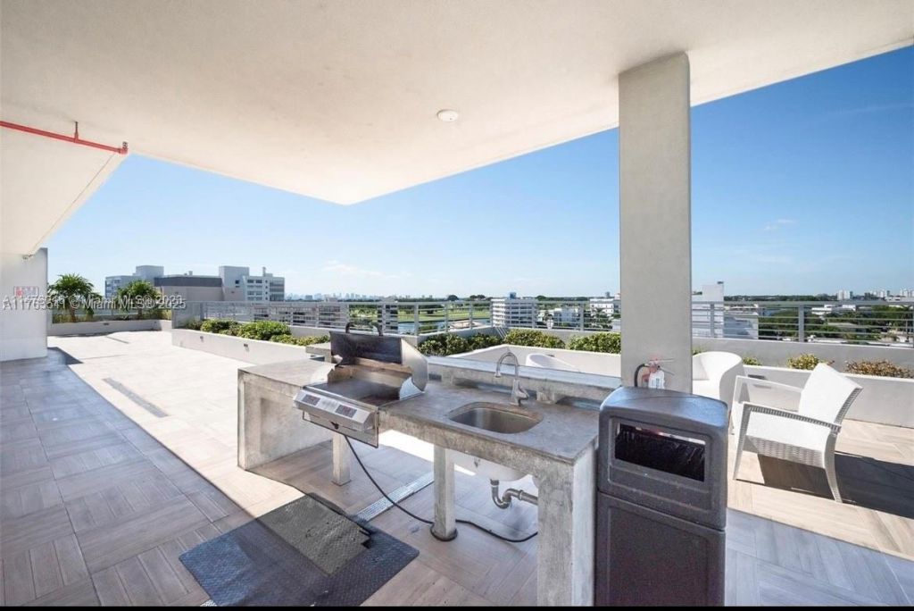 1025 92nd St, Unit 306, Bay Harbor Islands, FL 33154 Photo