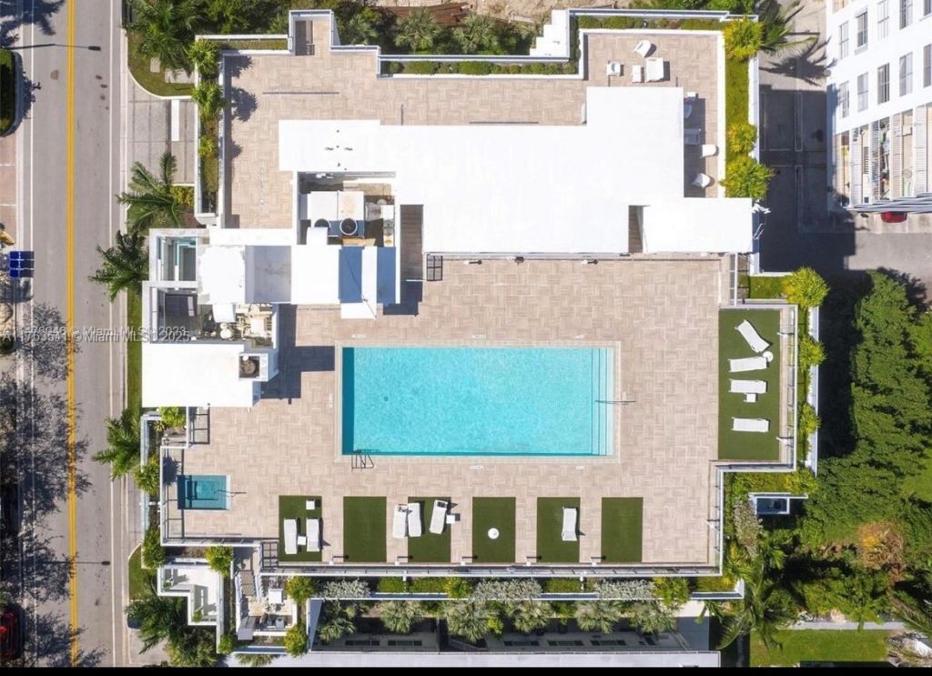 1025 92nd St, Unit 306, Bay Harbor Islands, FL 33154 Photo