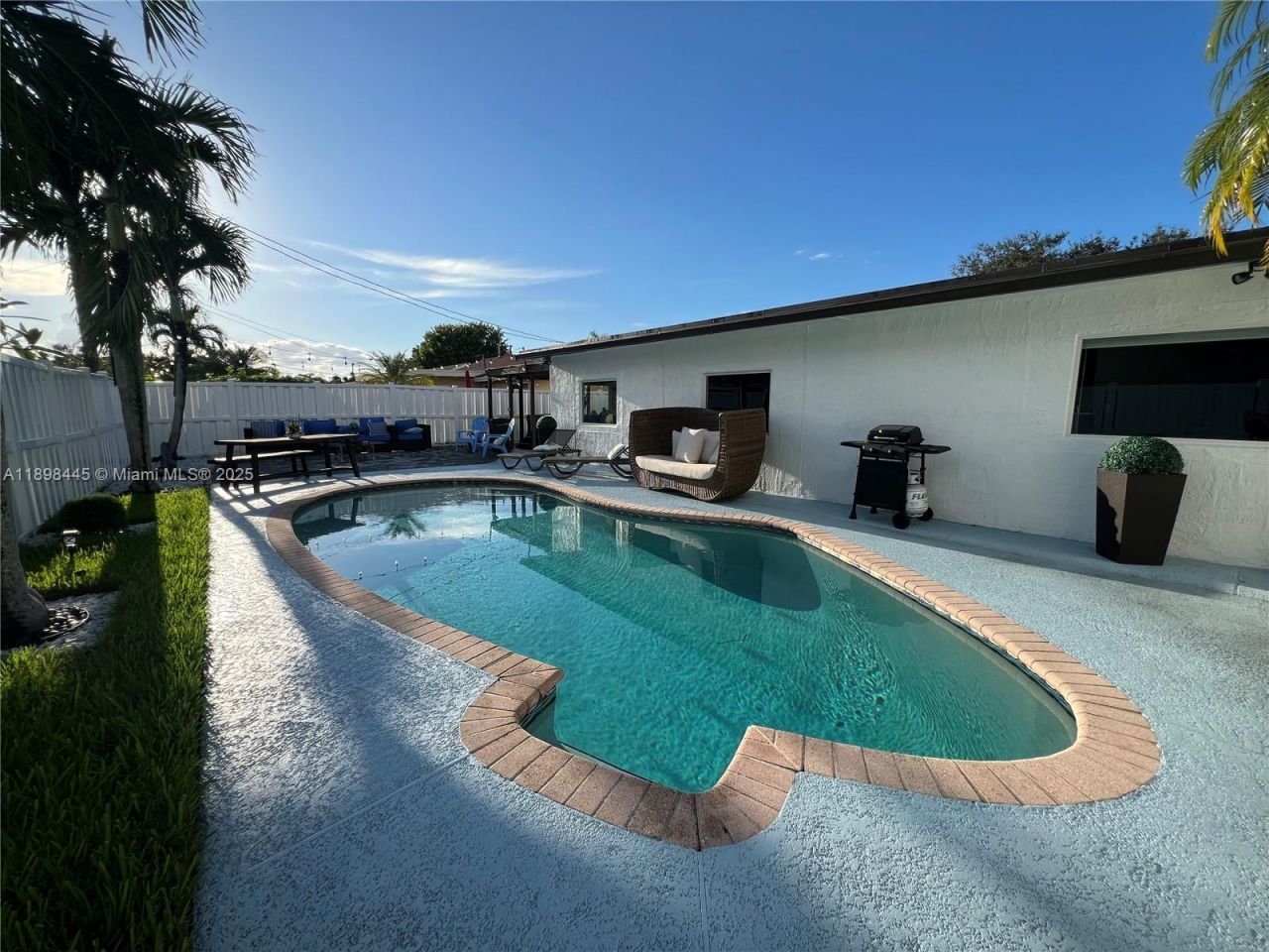 11370 NW 46th Pl, Sunrise, FL 33323 Photo