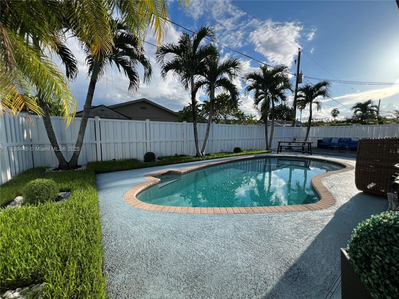 11370 NW 46th Pl, Sunrise, FL 33323 Photo