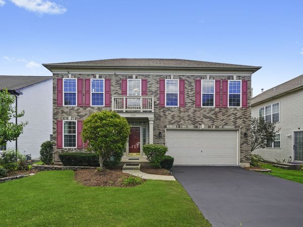 1379 W Deer Court, Palatine, IL 60067
