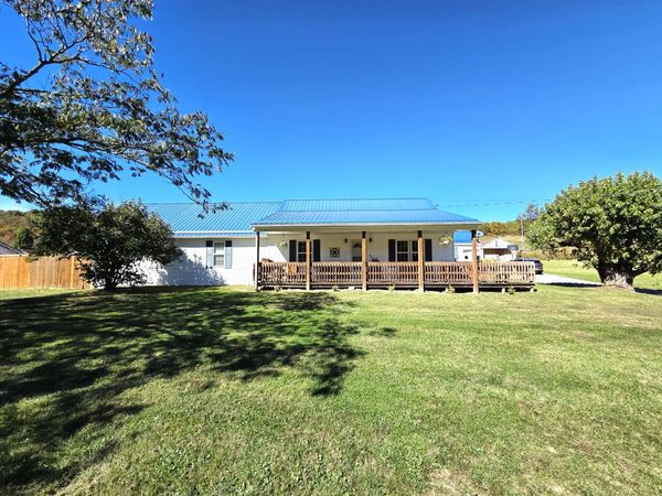 6893 S Seneca Trl, Peterstown, WV 24963