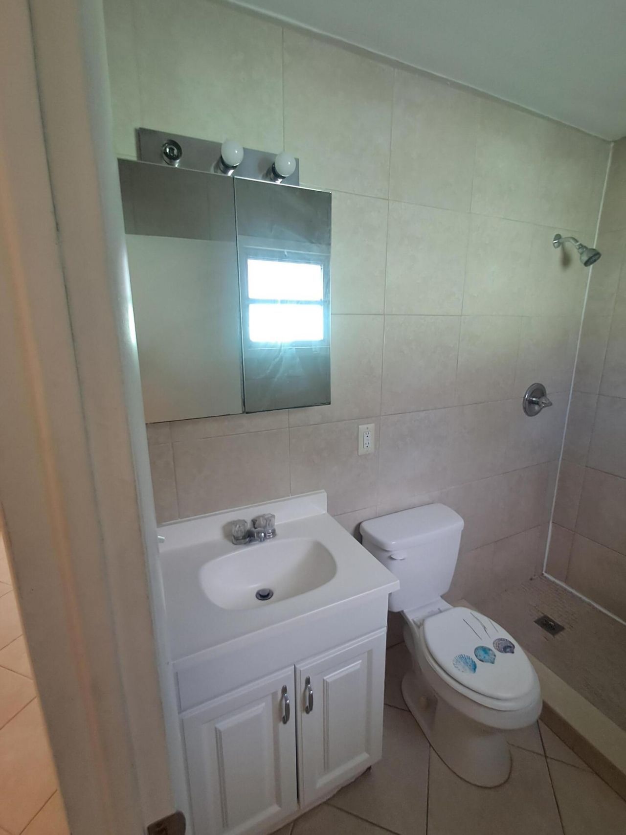 1021 Selkirk Street N, Unit B, West Palm Beach, FL 33405 Photo