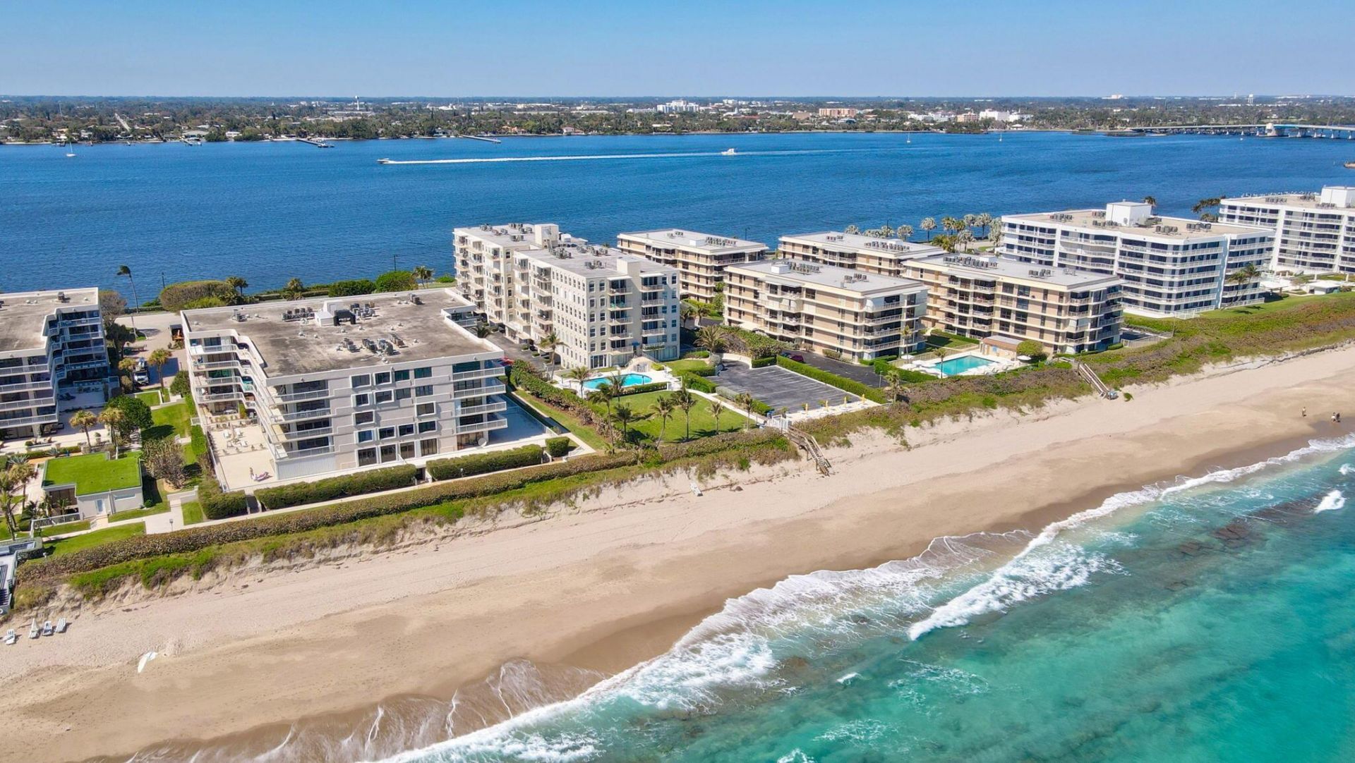 3230 S Ocean Boulevard, Unit D607, Palm Beach, FL 33480 Photo