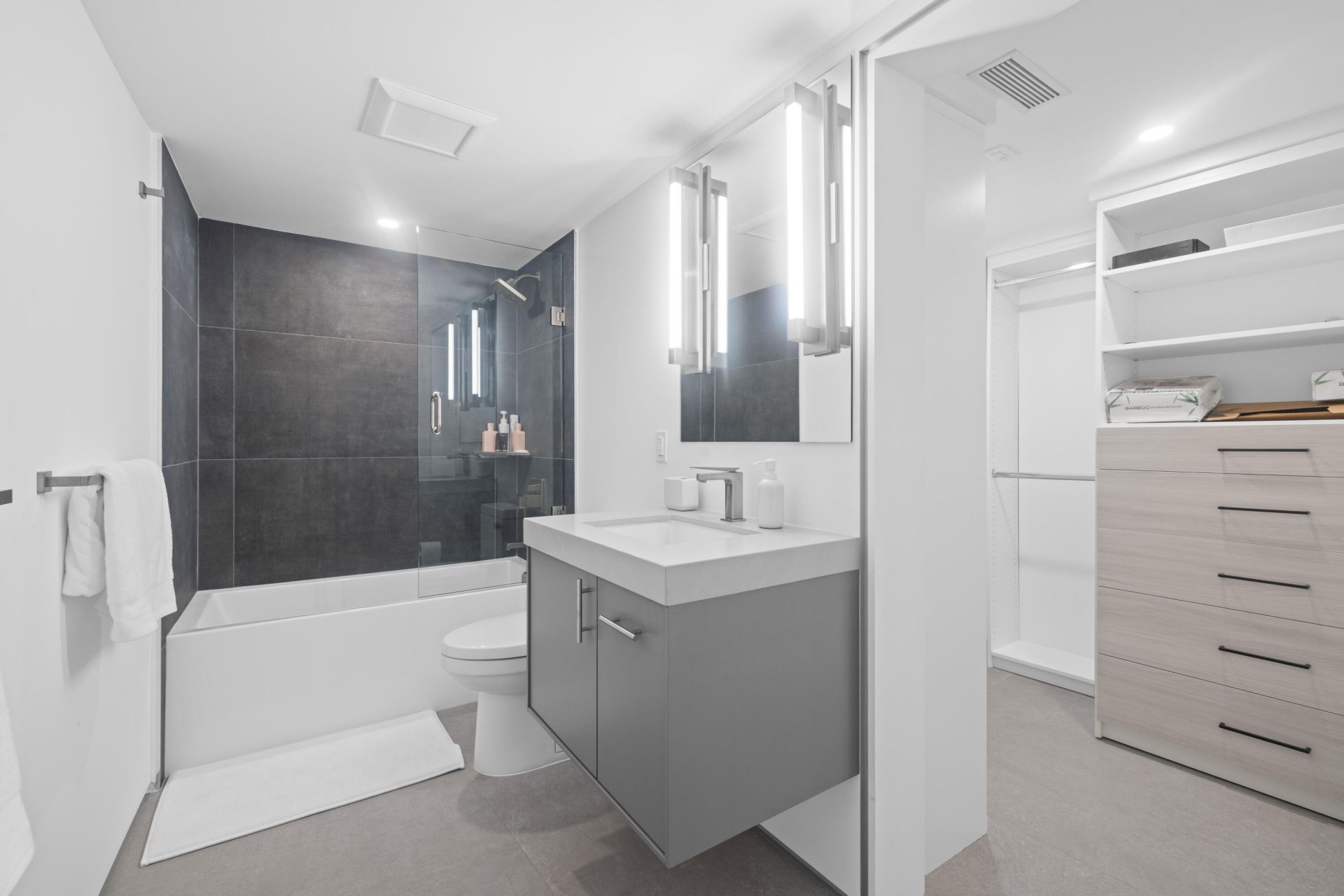 5200 N Flagler Drive, Unit 2301, West Palm Beach, FL 33407 Photo