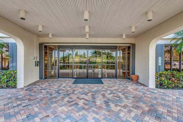 5200 N Flagler Drive, Unit 2301, West Palm Beach, FL 33407 Photo