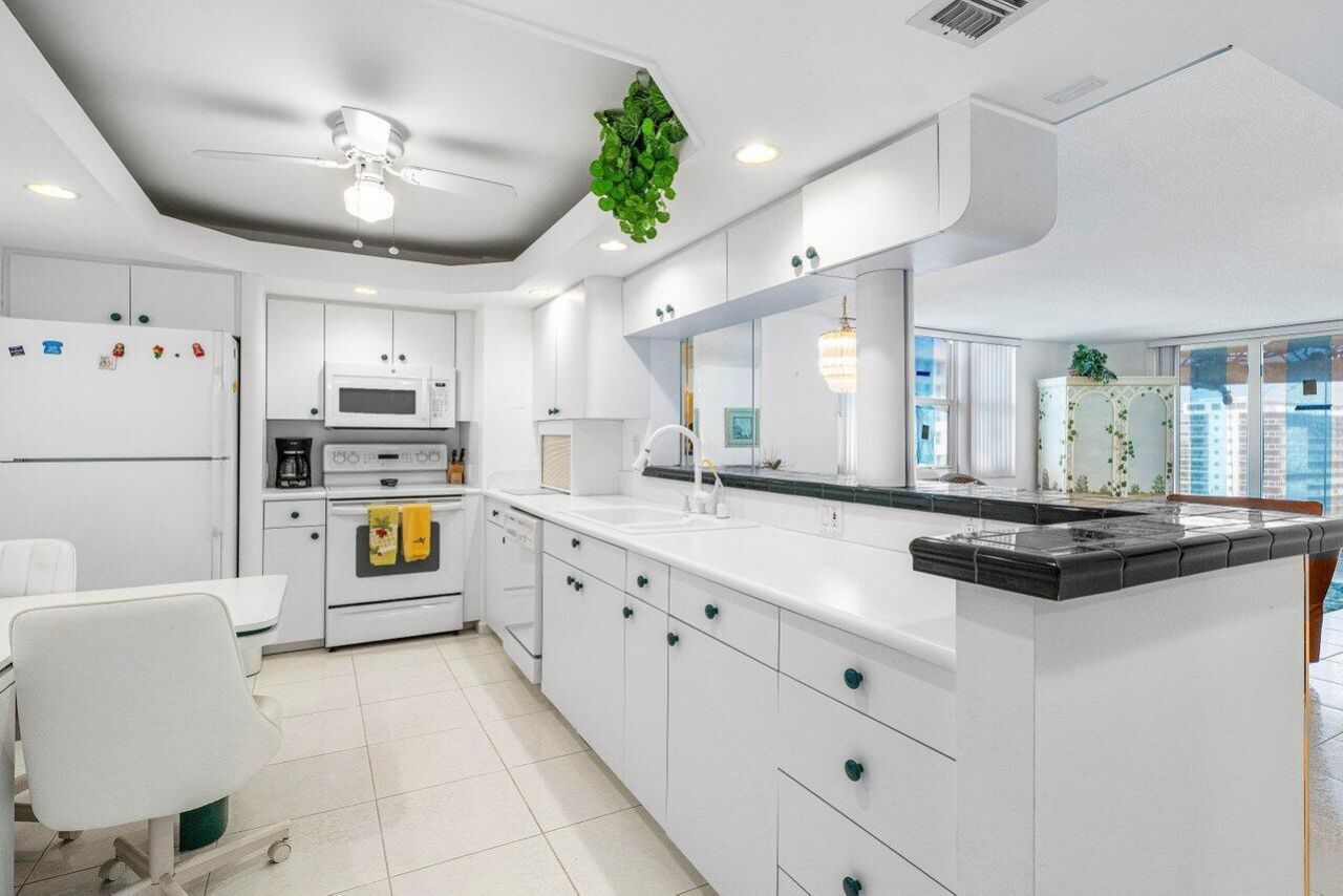 1147 Hillsboro Mile, Unit 701, Hillsboro Beach, FL 33062 Photo