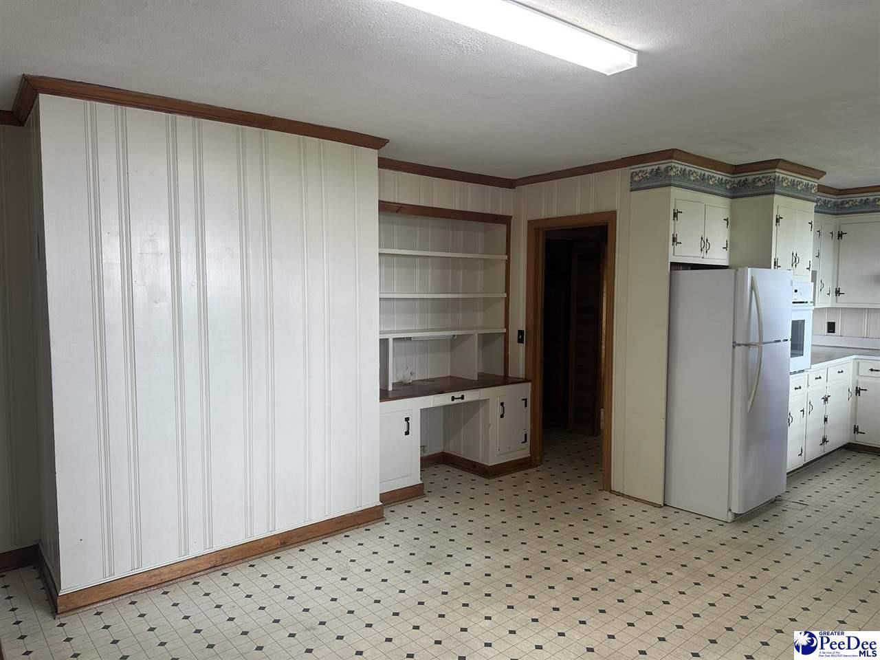 103 E 2nd Avenue Photo 11