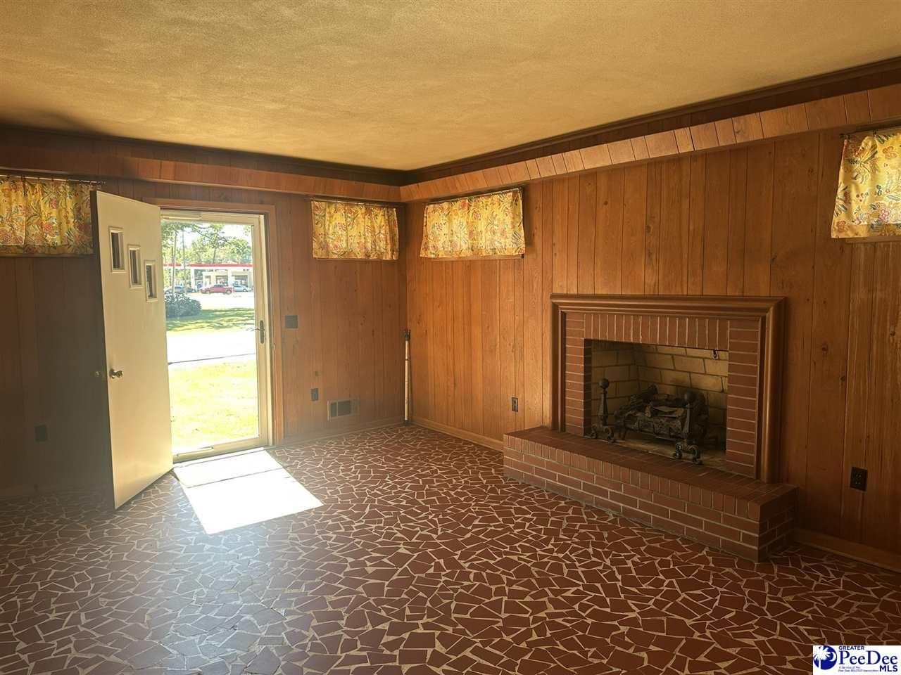 103 E 2nd Avenue Photo 13