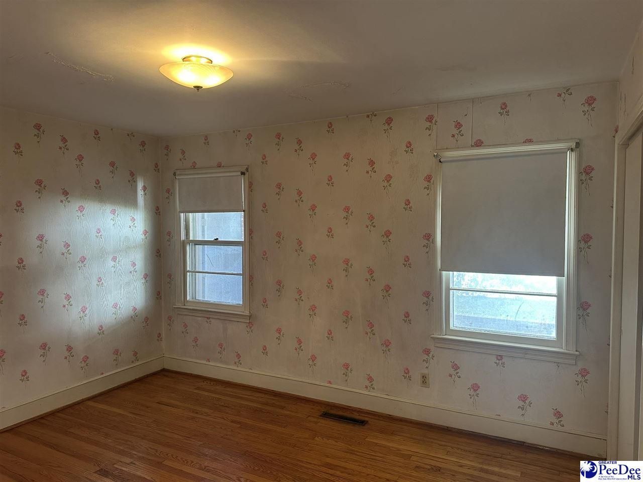 103 E 2nd Avenue Photo 15