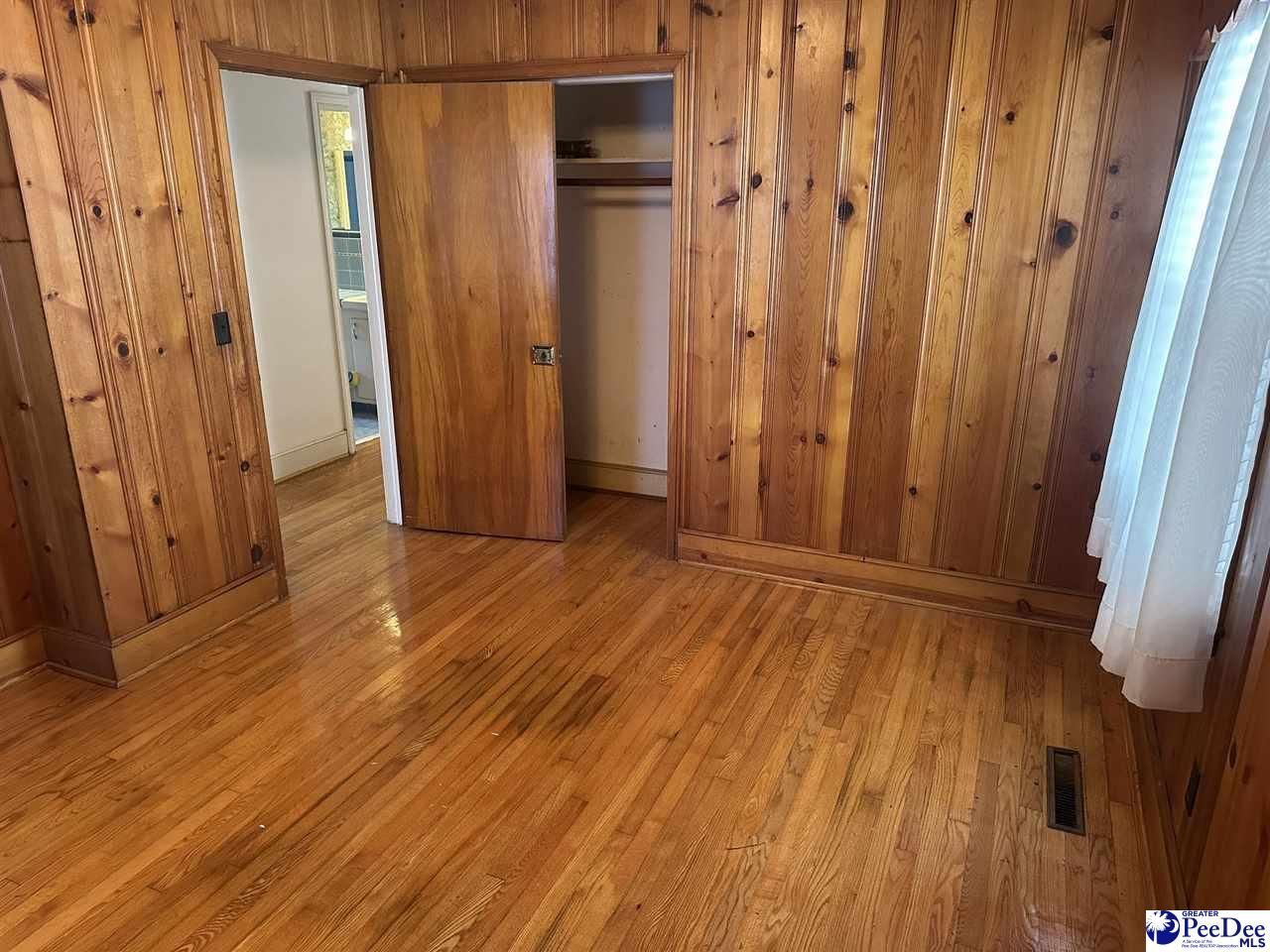 103 E 2nd Avenue Photo 17