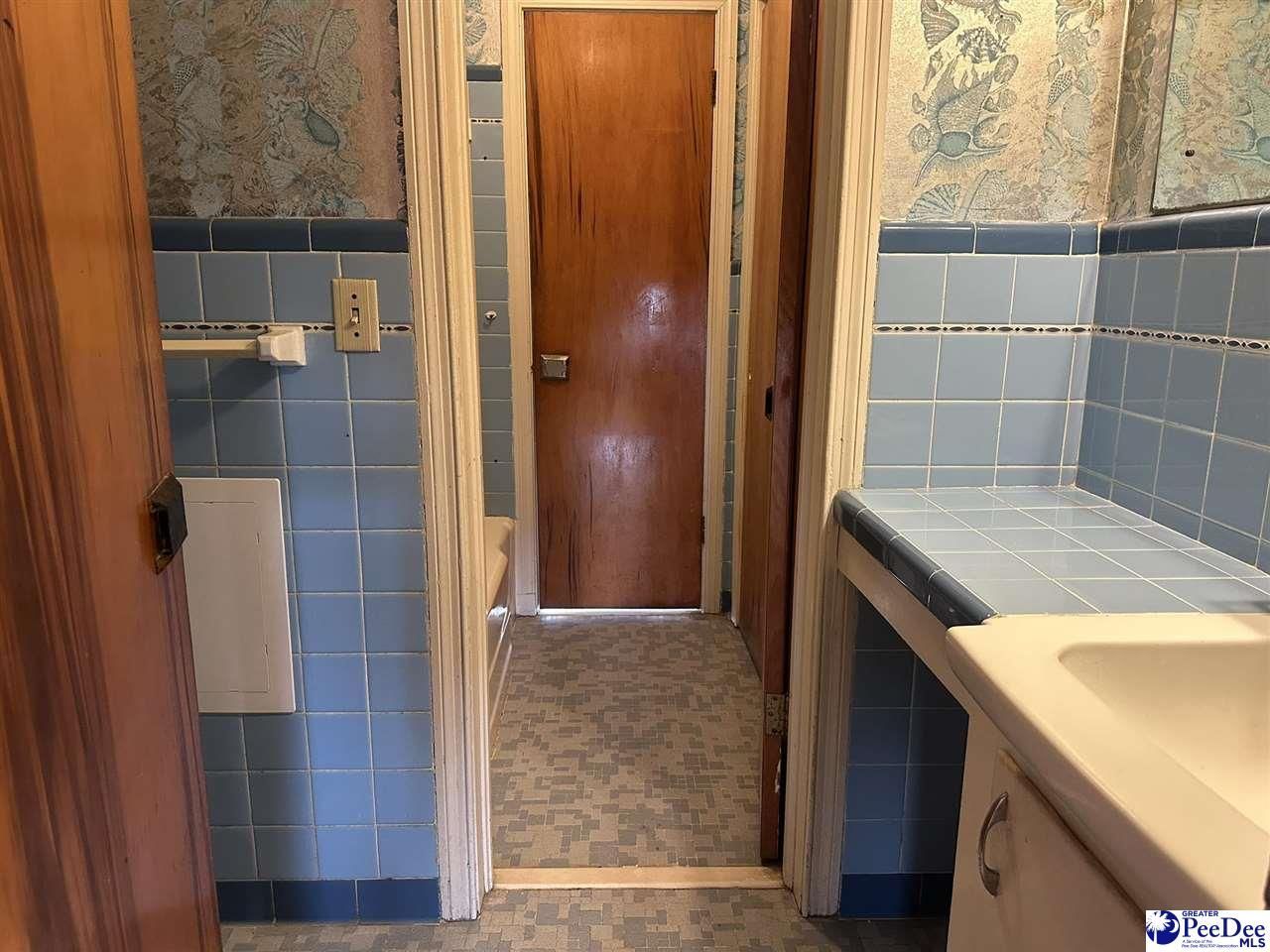 103 E 2nd Avenue Photo 22