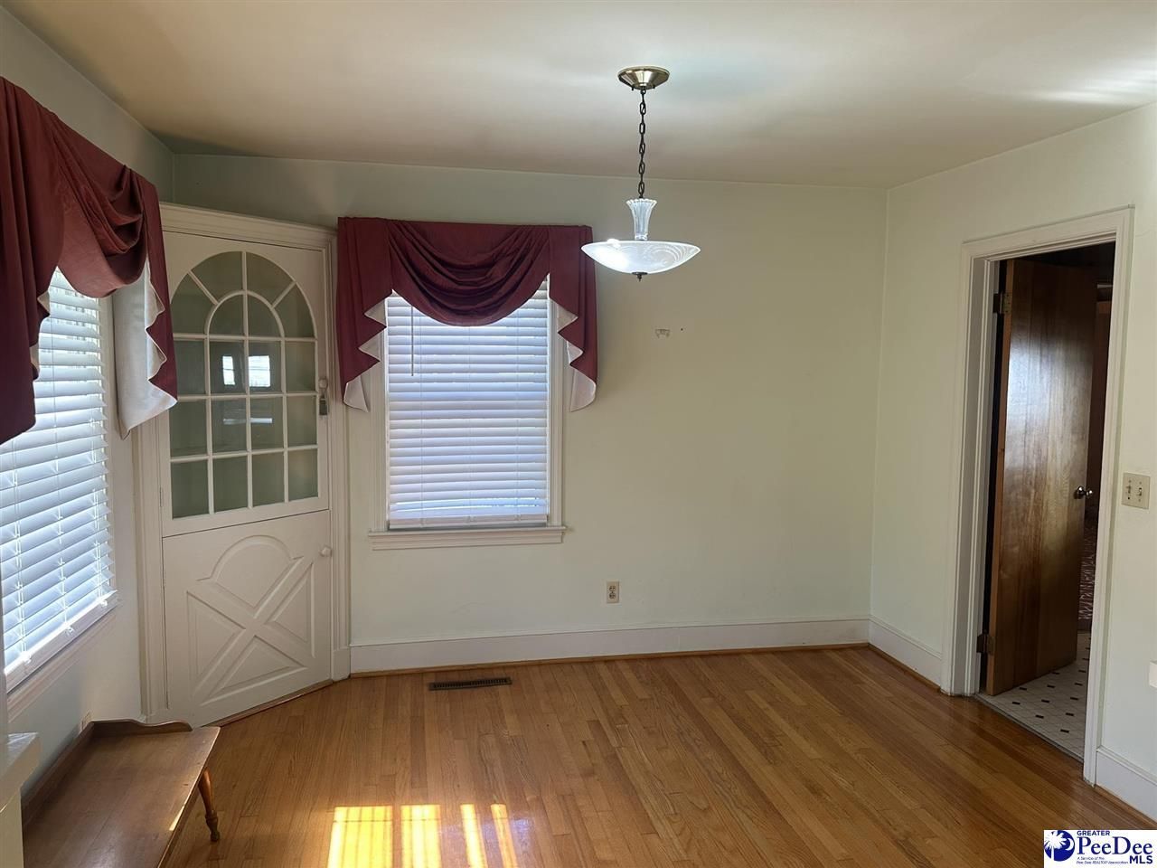 103 E 2nd Avenue Photo 7