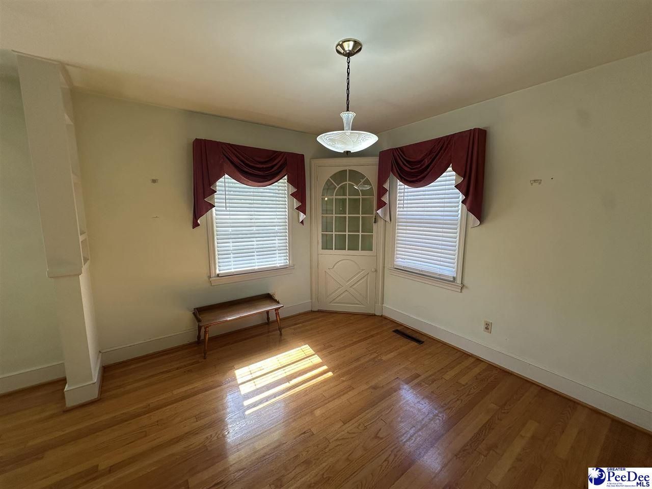 103 E 2nd Avenue Photo 8