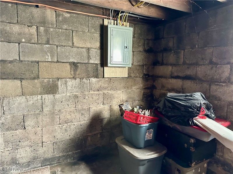 349 E Hopocan Avenue, Barberton, OH 44203 Photo 19