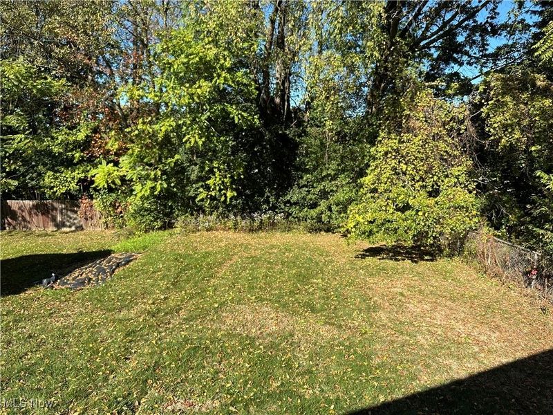 349 E Hopocan Avenue, Barberton, OH 44203 Photo 21