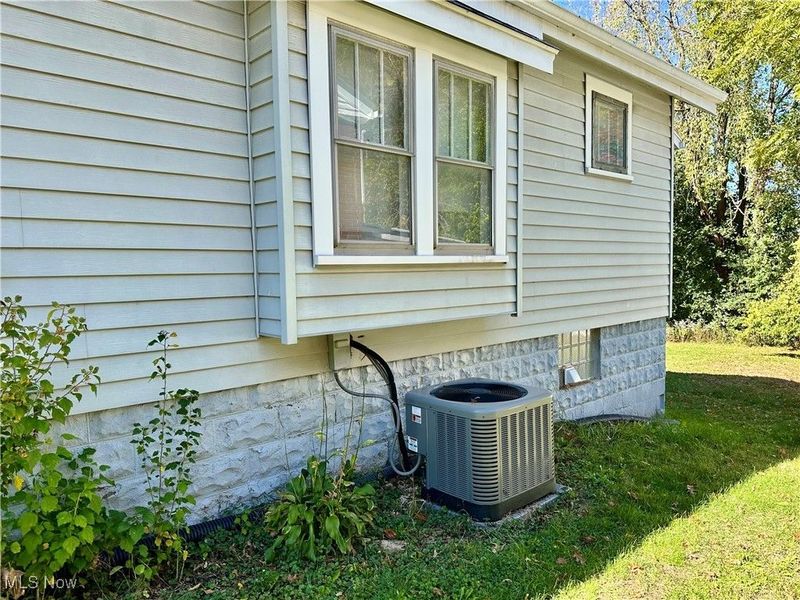 349 E Hopocan Avenue, Barberton, OH 44203 Photo 4