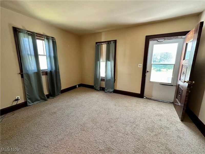 349 E Hopocan Avenue, Barberton, OH 44203 Photo 5