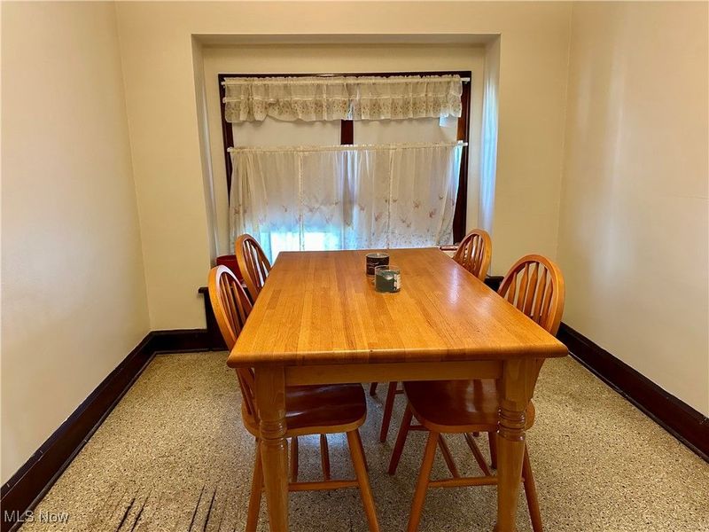 349 E Hopocan Avenue, Barberton, OH 44203 Photo 6