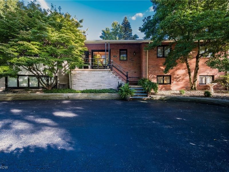 2742 Dunkeith Drive NW, Canton, OH 44708 Photo 1