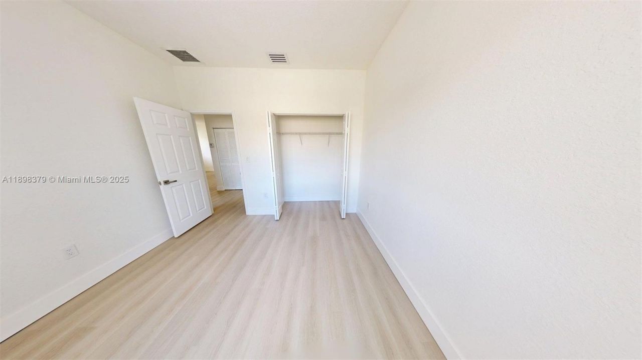 374 NE 27th Ave, Unit 201, Homestead, FL 33033 Photo