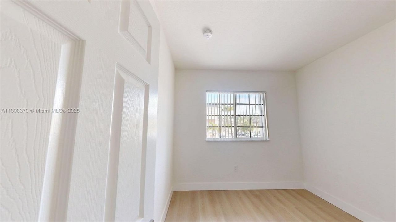 374 NE 27th Ave, Unit 201, Homestead, FL 33033 Photo