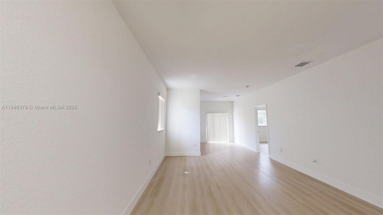 374 NE 27th Ave, Unit 201, Homestead, FL 33033 Photo