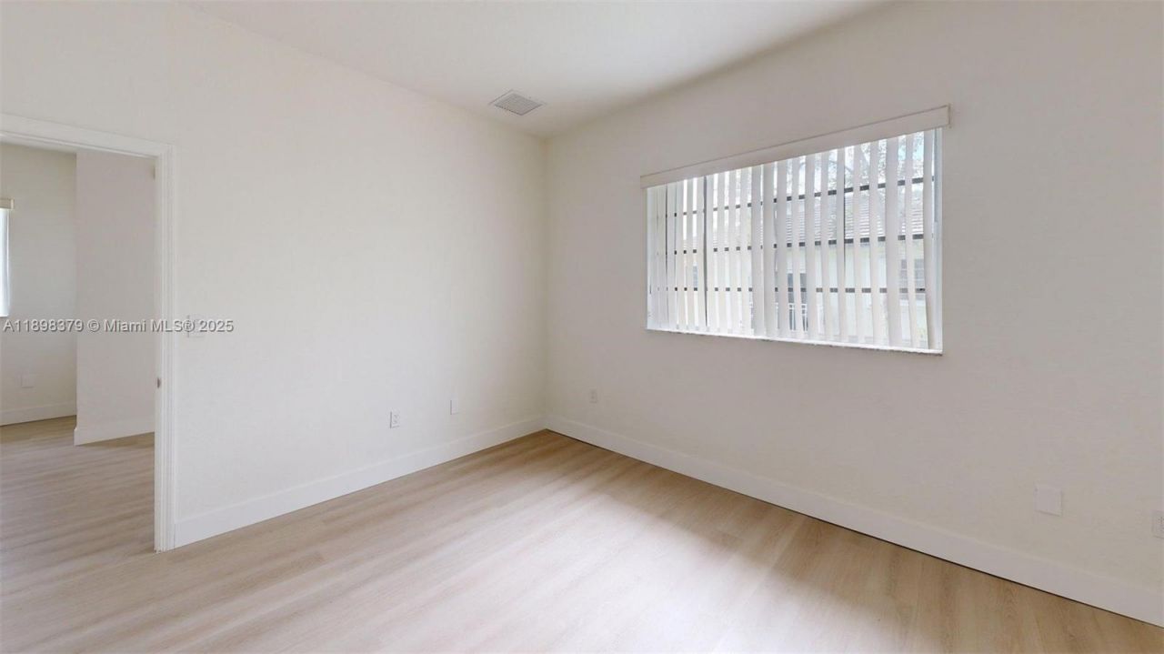 374 NE 27th Ave, Unit 201, Homestead, FL 33033 Photo