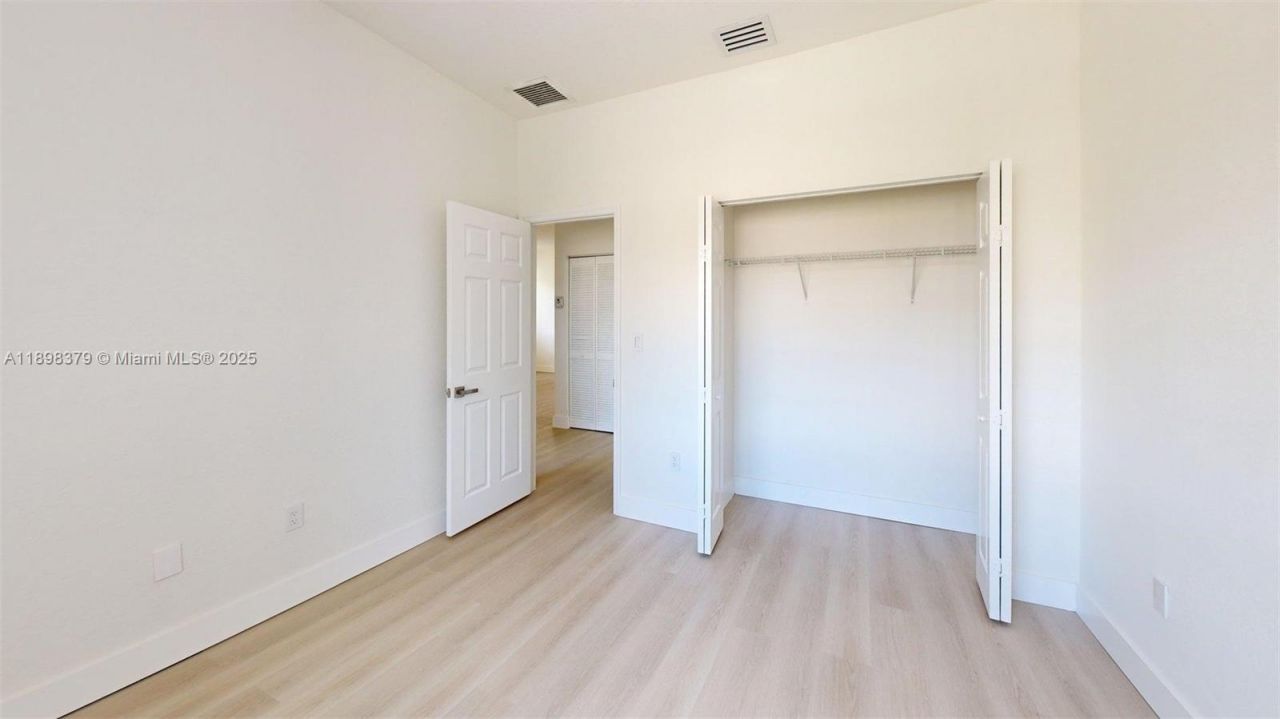 374 NE 27th Ave, Unit 201, Homestead, FL 33033 Photo