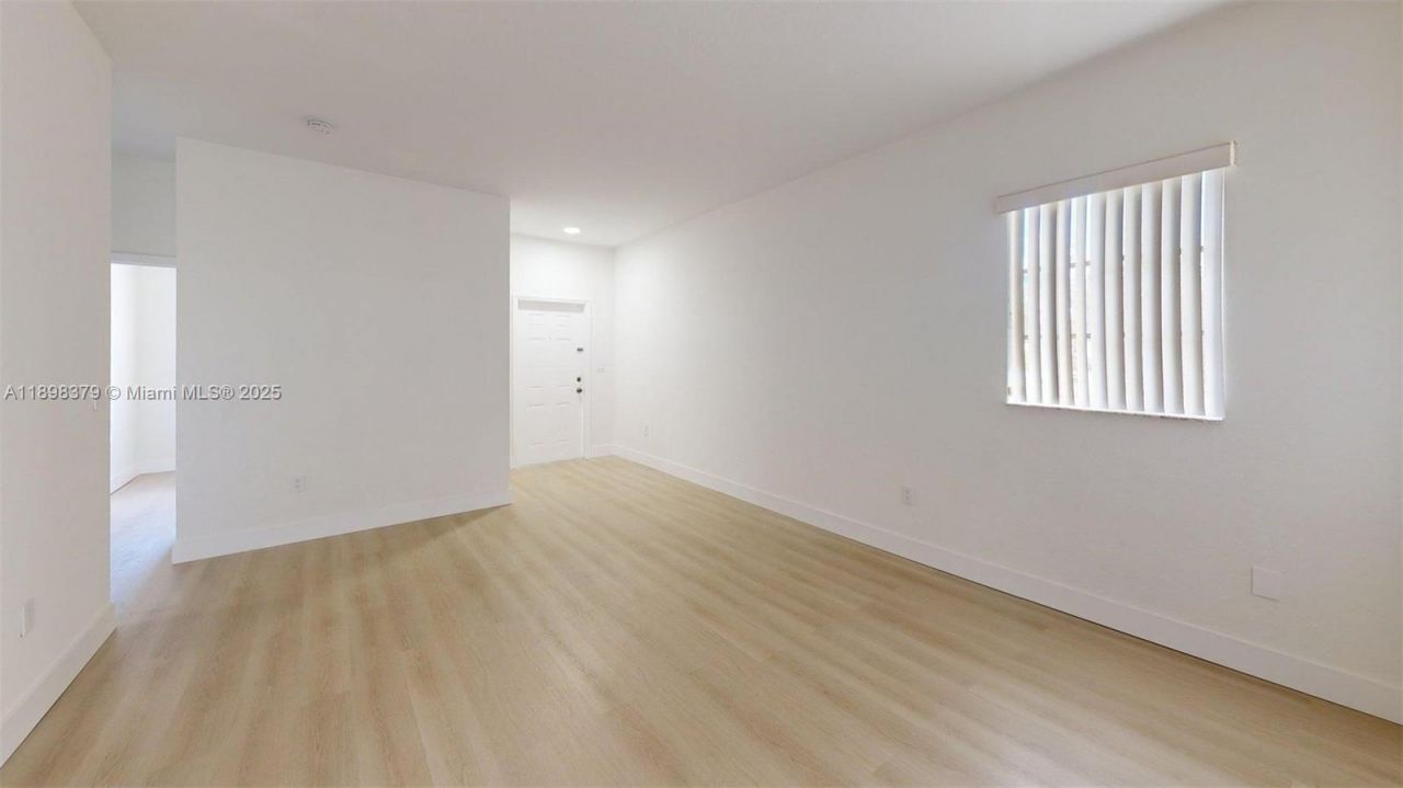 374 NE 27th Ave, Unit 201, Homestead, FL 33033 Photo