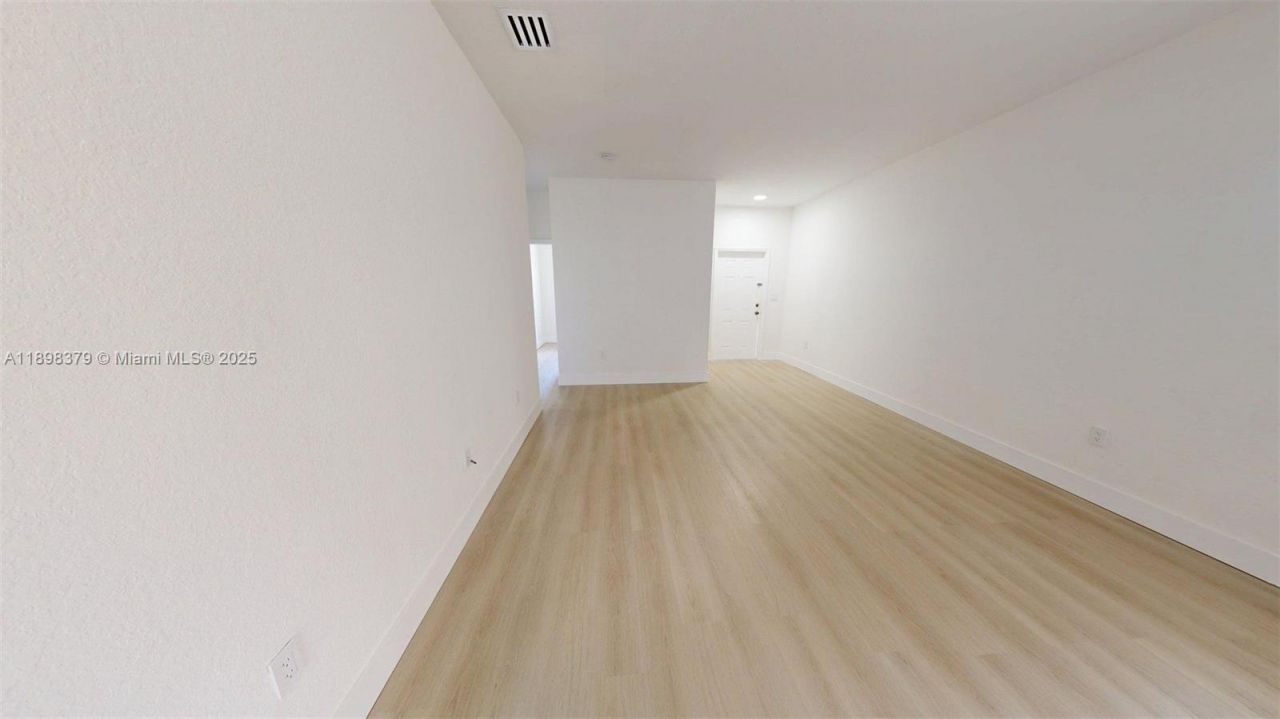 374 NE 27th Ave, Unit 201, Homestead, FL 33033 Photo