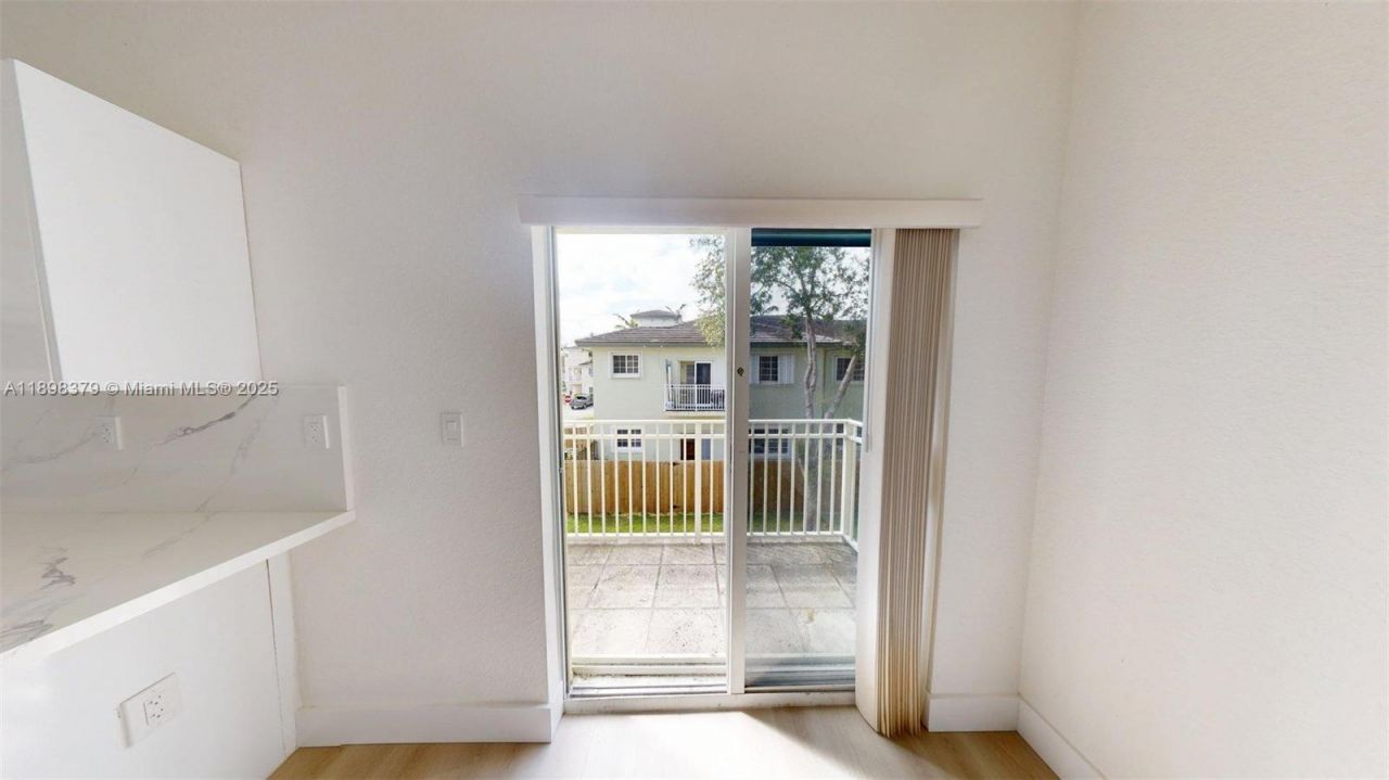 374 NE 27th Ave, Unit 201, Homestead, FL 33033 Photo