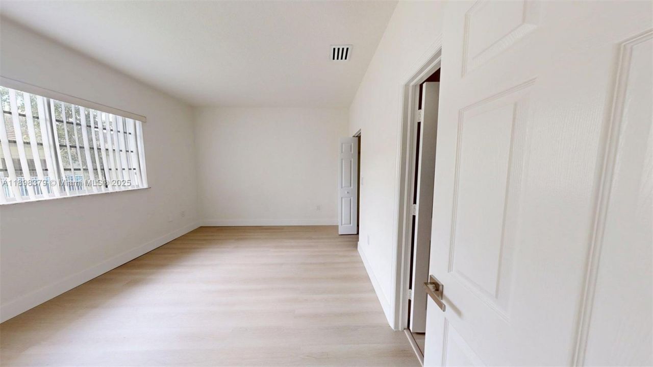 374 NE 27th Ave, Unit 201, Homestead, FL 33033 Photo