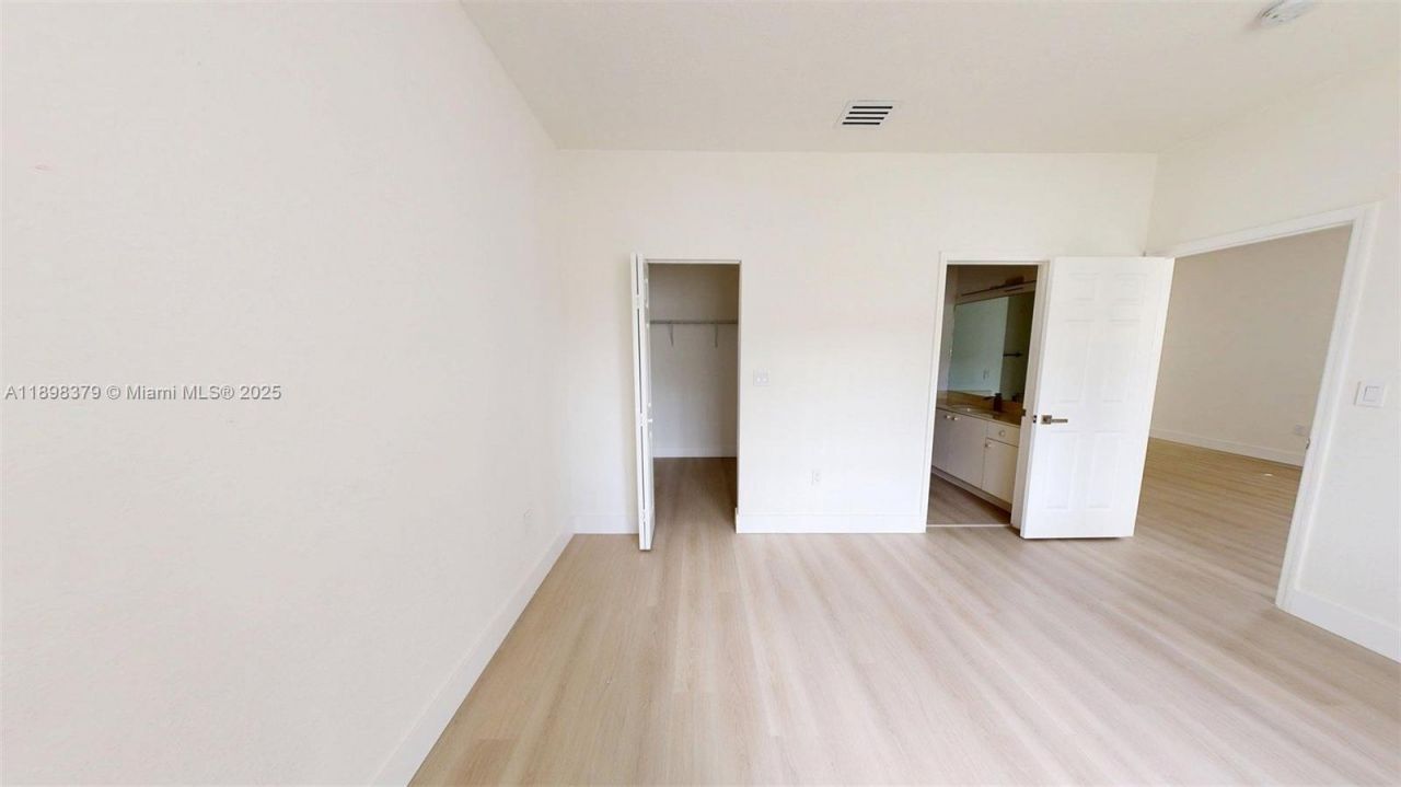 374 NE 27th Ave, Unit 201, Homestead, FL 33033 Photo