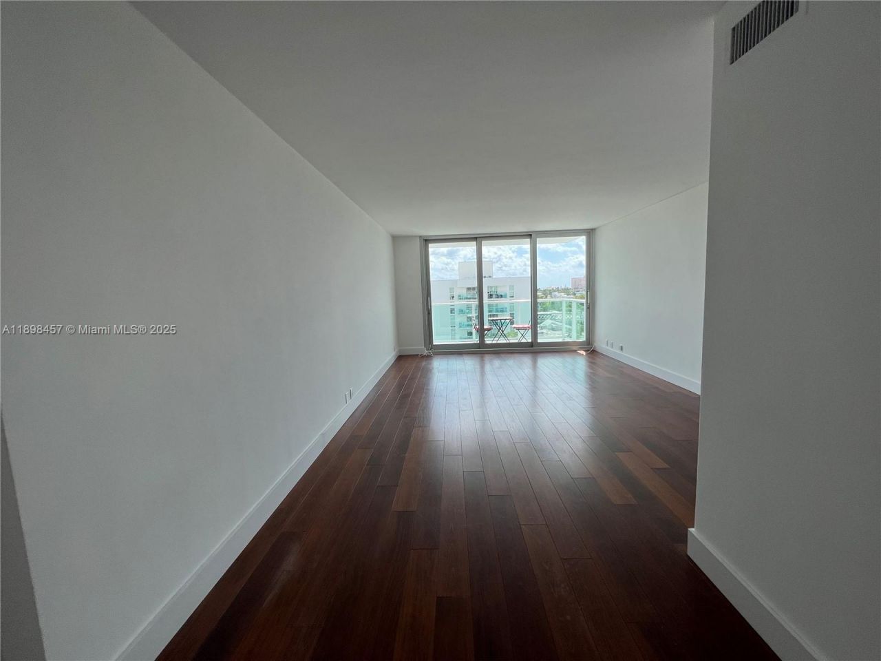 1000 West Ave, Unit 808, Miami Beach, FL 33139 Photo