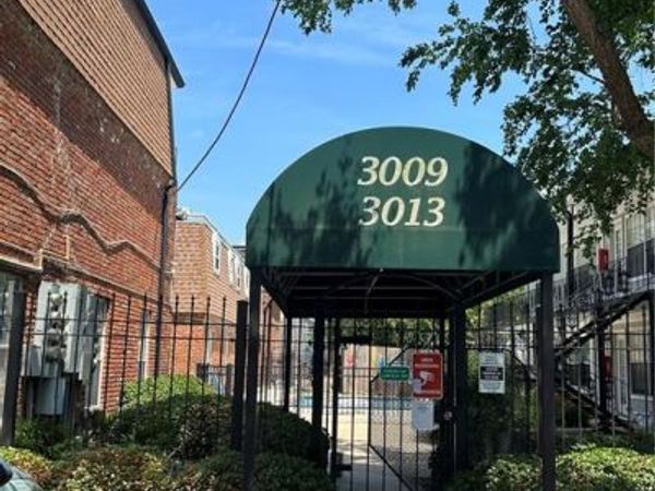 3013 RIDGELAKE Drive, Unit 201, Metairie, LA 70002