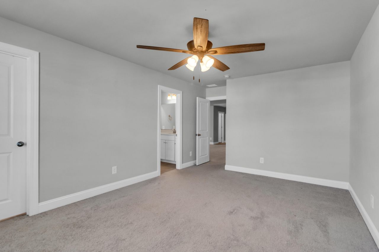 185 Whaler Avenue Photo 32