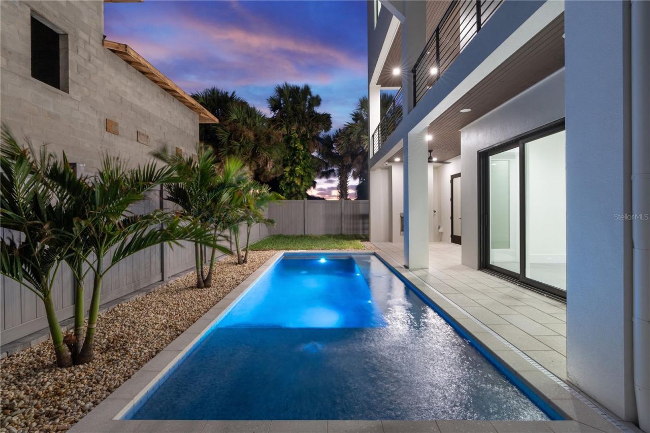 427 Columbus Avenue, New Smyrna Beach, FL 32169 Photo